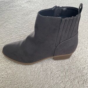 Treasurer & Bond gray suede kids booties size 4